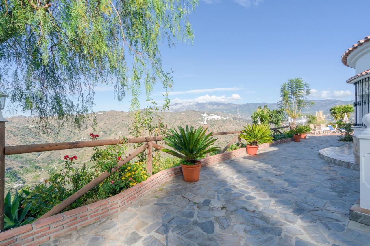 Cortijo La Rijana Villa Sayalonga Buitenkant foto