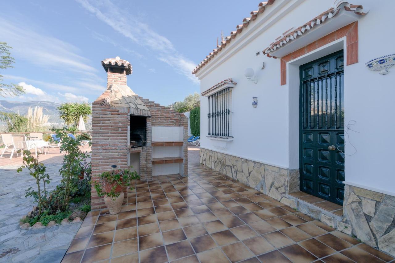 Cortijo La Rijana Villa Sayalonga Buitenkant foto
