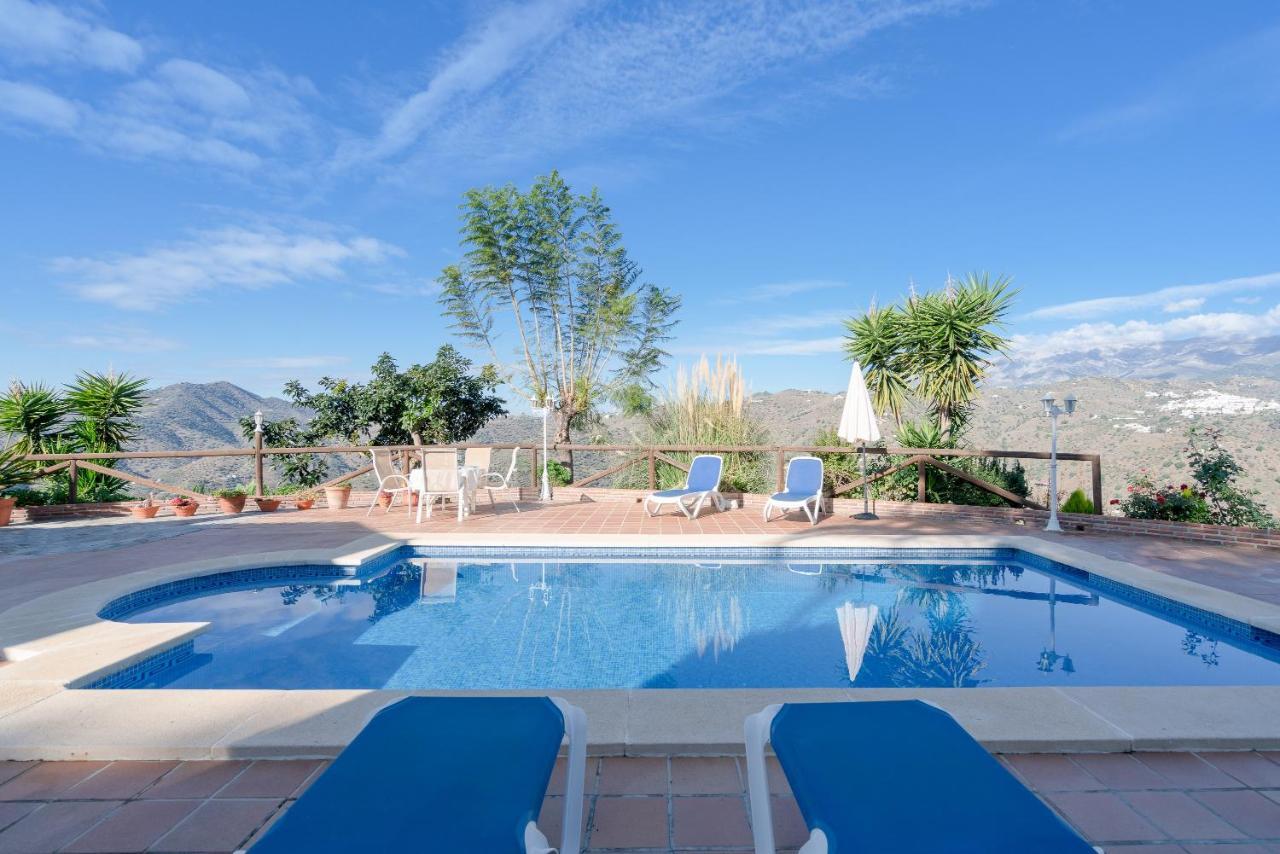 Cortijo La Rijana Villa Sayalonga Buitenkant foto