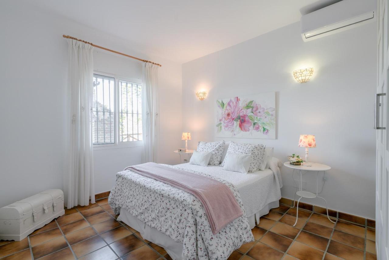 Cortijo La Rijana Villa Sayalonga Buitenkant foto