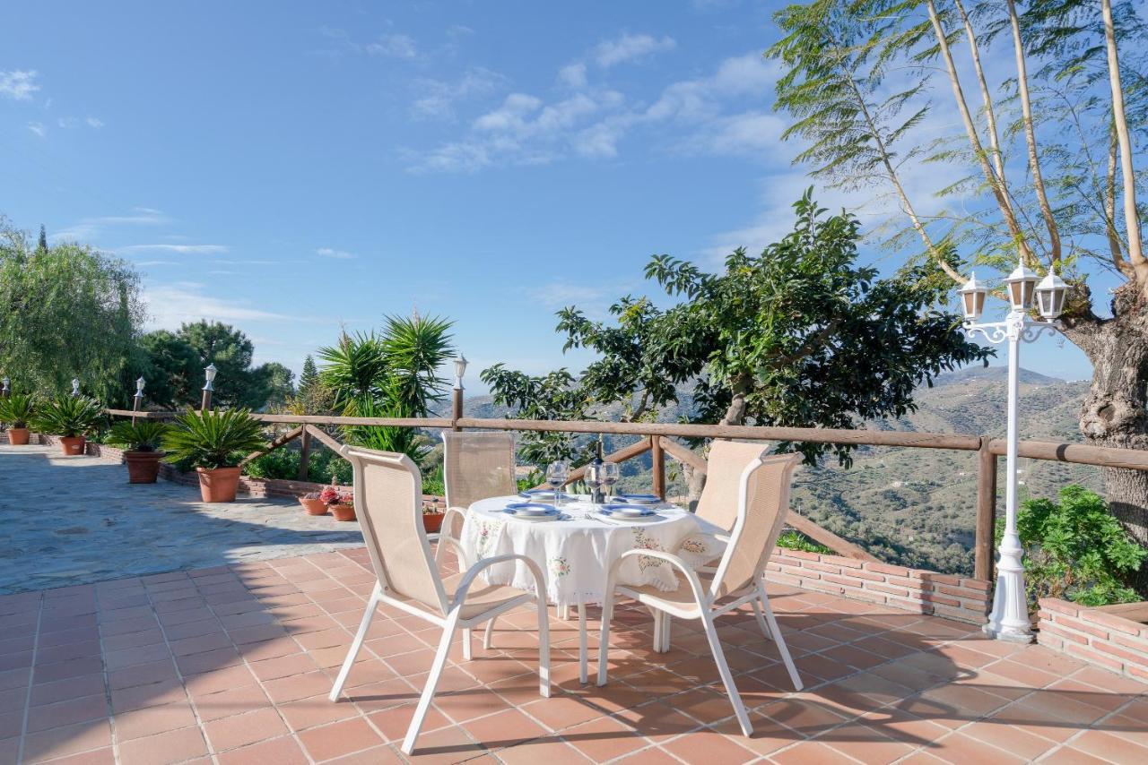 Cortijo La Rijana Villa Sayalonga Buitenkant foto